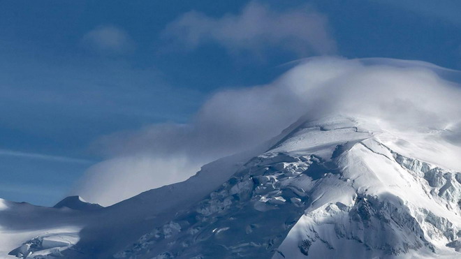 兩張雪山PPT背景圖片